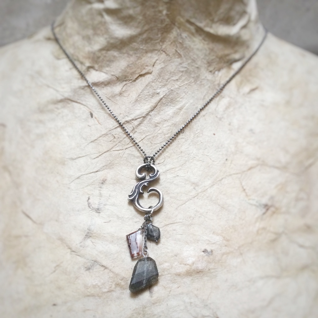 SilverのS字フック ペンダントネックレス トルマリンクオーツ