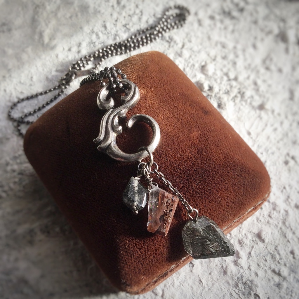 SilverのS字フック ペンダントネックレス トルマリンクオーツ