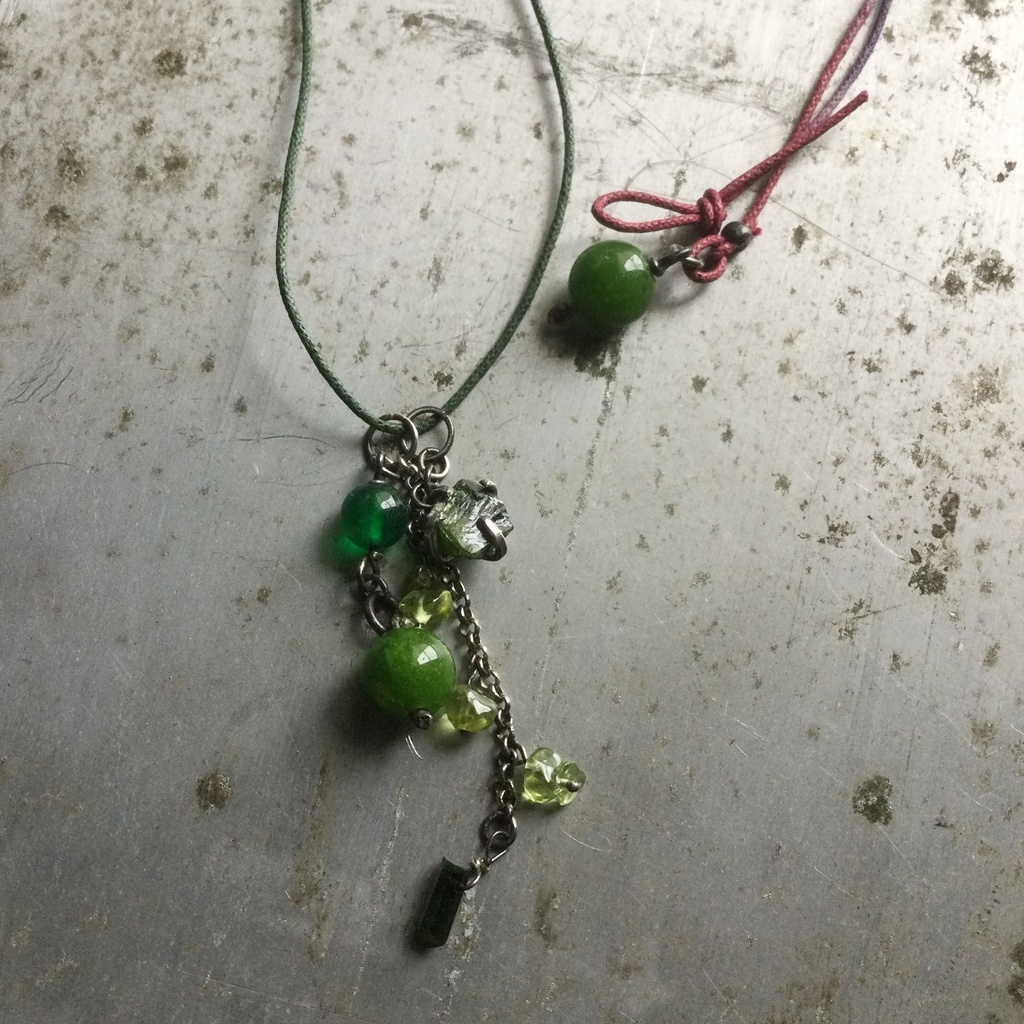 S字フック 緑の石 ジョーイメージ