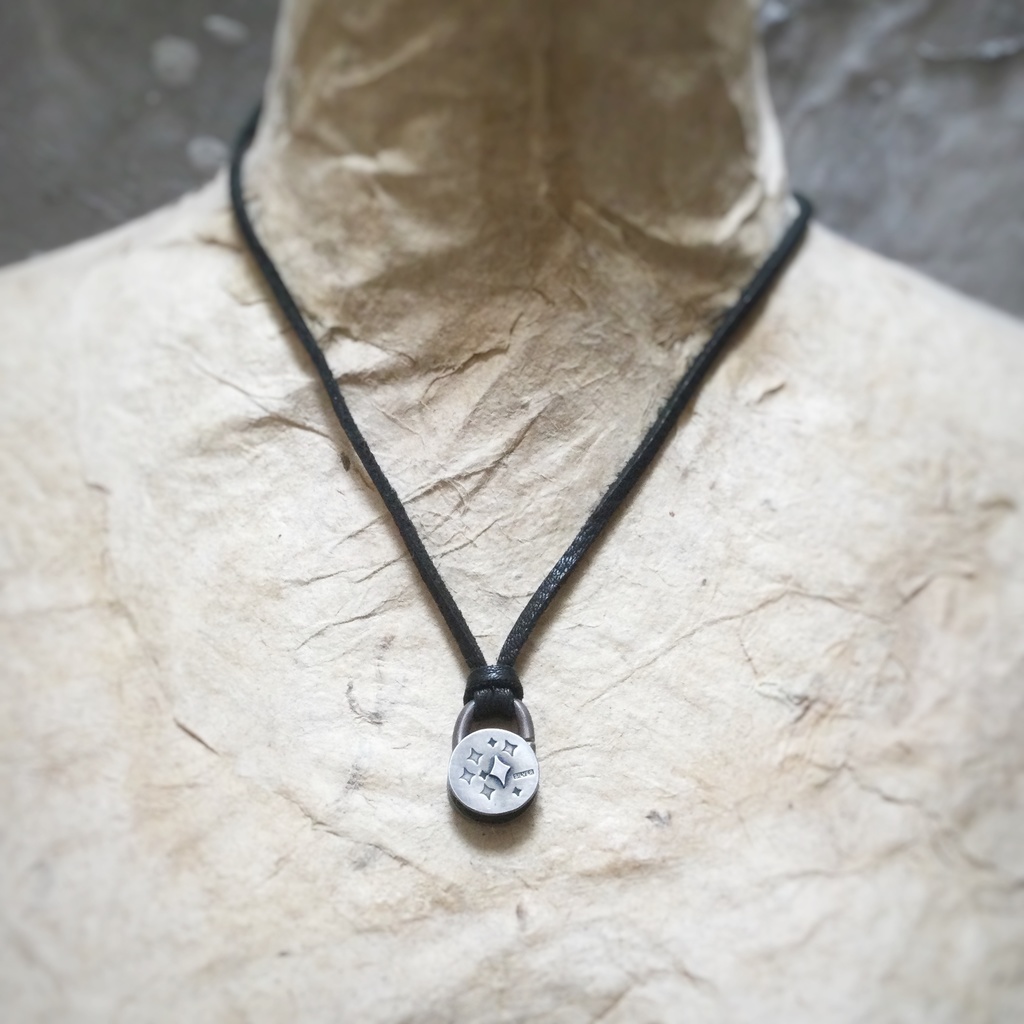 回る星 ペンダントネックレス リバーシブル