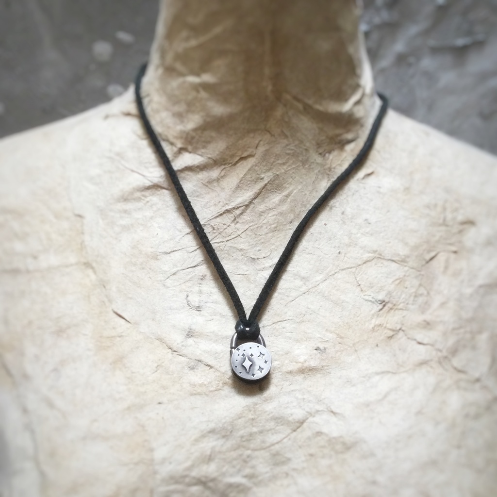 回る星 ペンダントネックレス リバーシブル