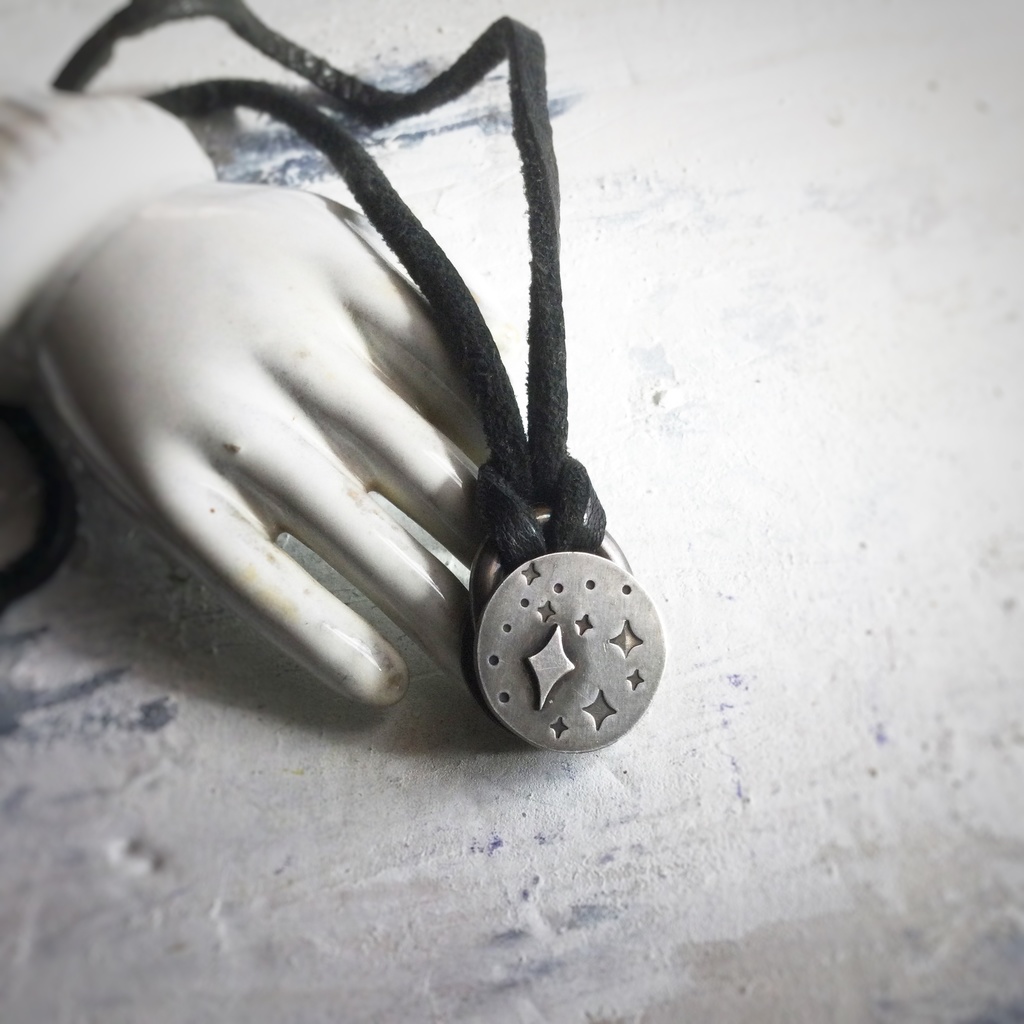 回る星 ペンダントネックレス リバーシブル