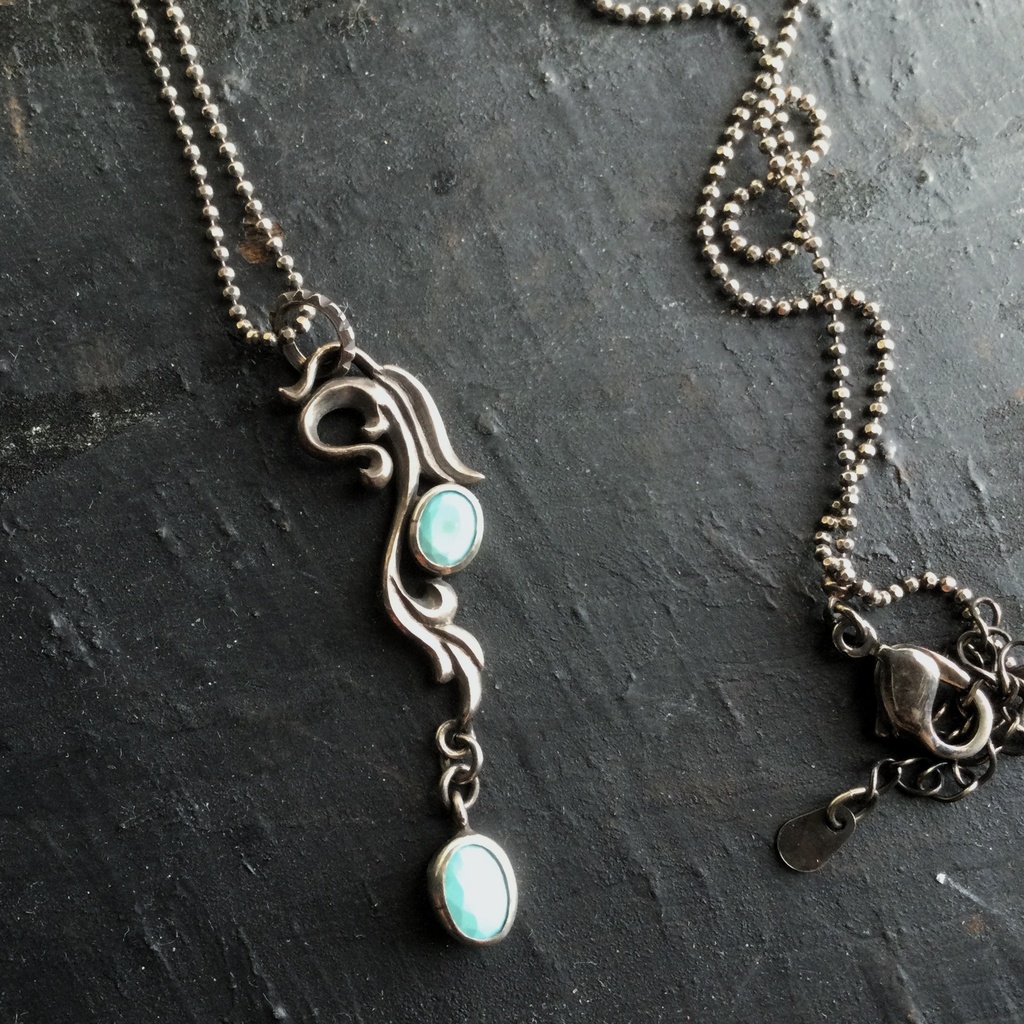 羽ふわり ターコイズネックレス