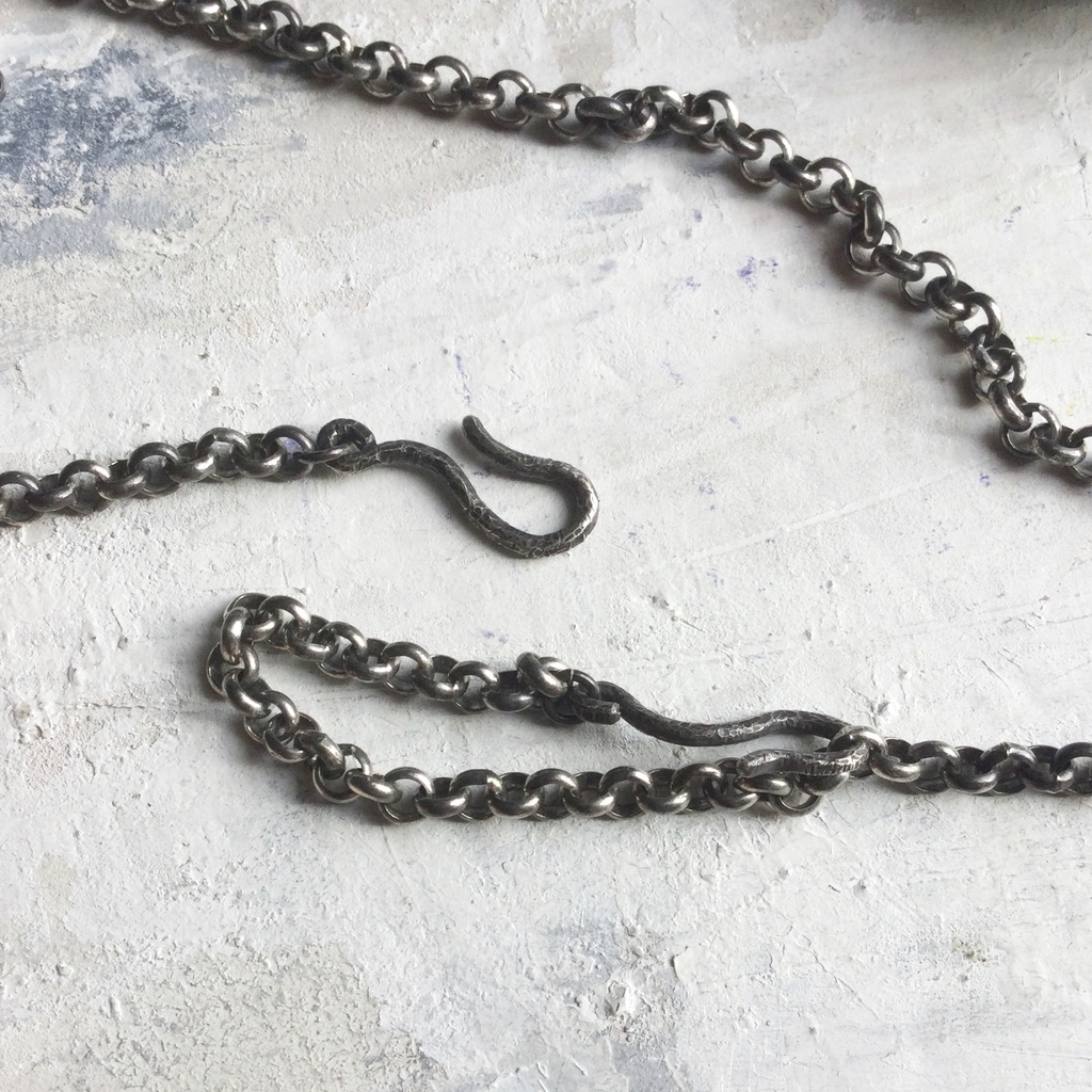 飾り羽根 ネックレス レッドアンバー(琥珀)