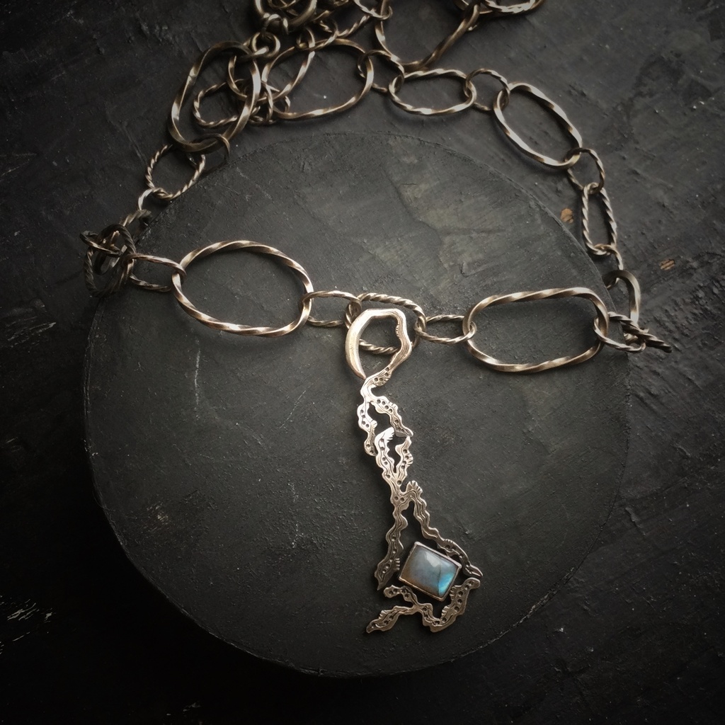 うごめきペンダント 長方形ラブラドライト