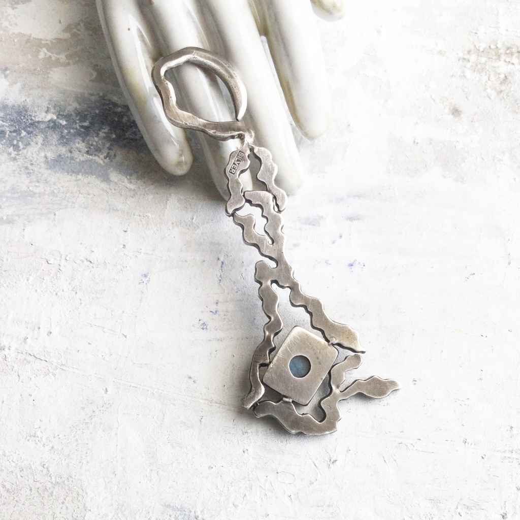 うごめきペンダント 長方形ラブラドライト