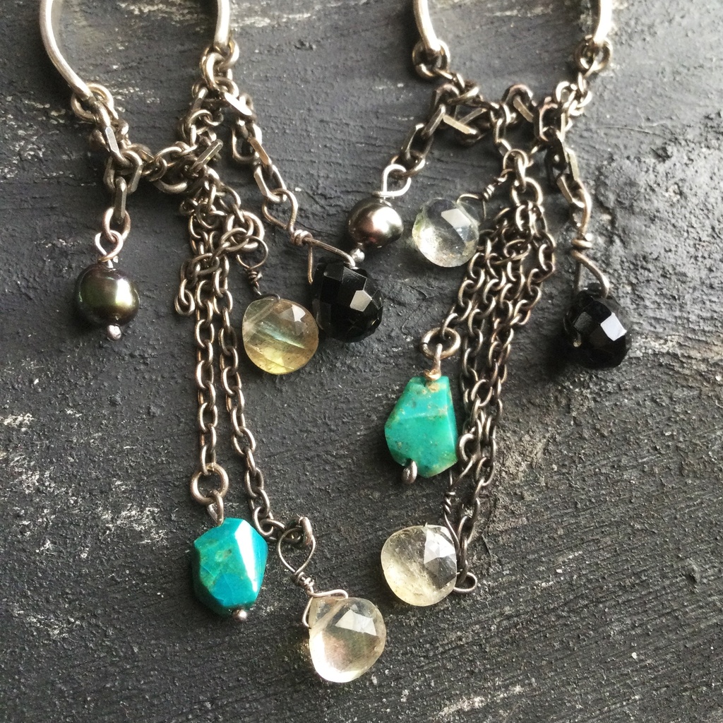 菱形から揺れる半丸 イヤリング