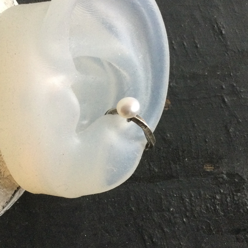 ラフツイストイヤーカフ 1.6cm 淡水パール