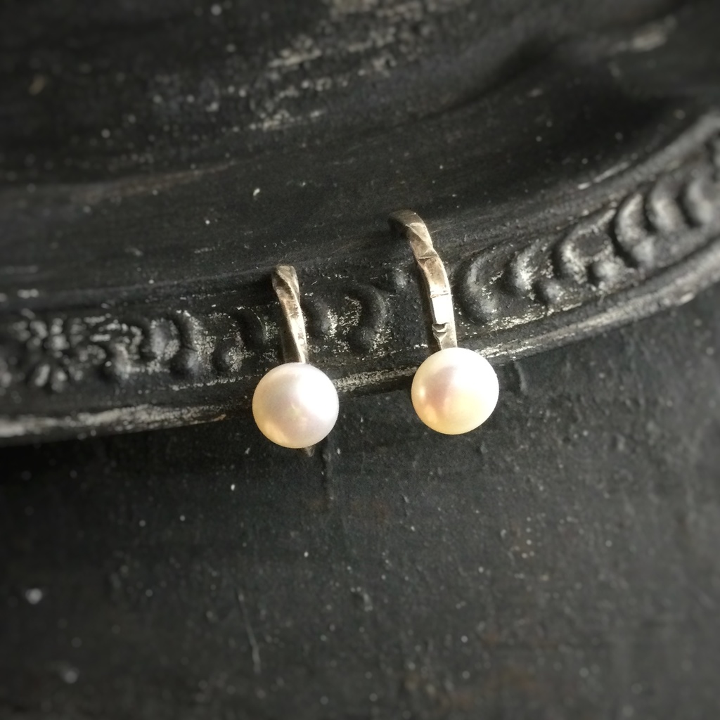 ラフツイストイヤーカフ 1.6cm 淡水パール