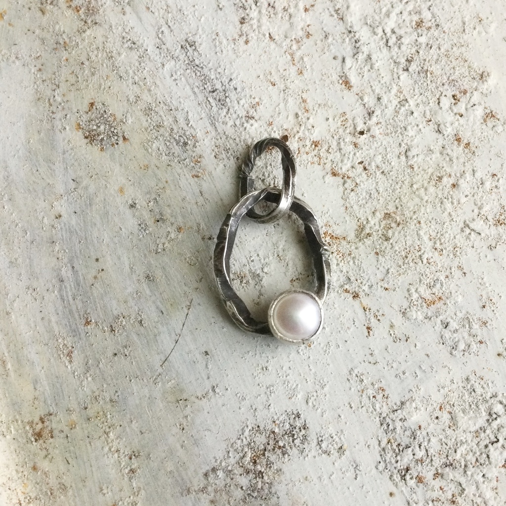 ラフツイストペンダントネックレス 淡水パール