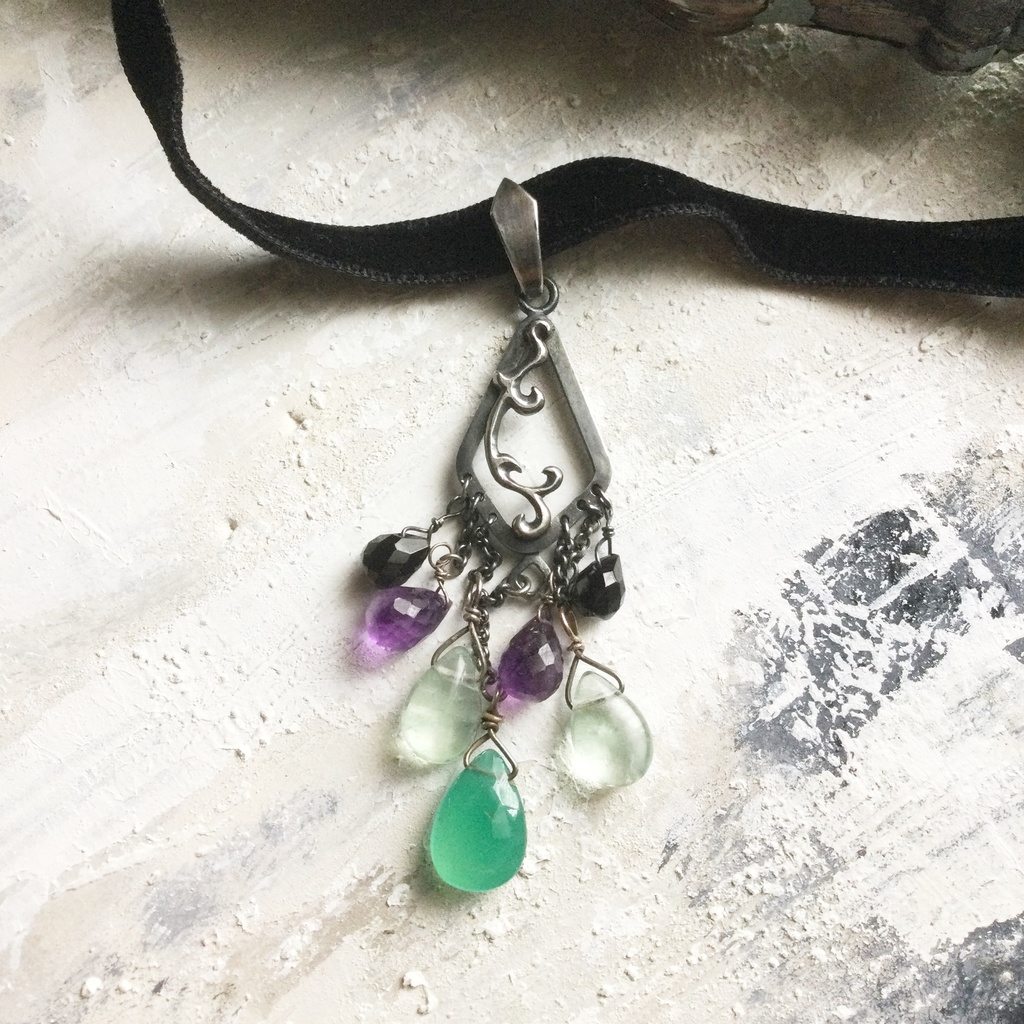 唐草ロマ ペンダント