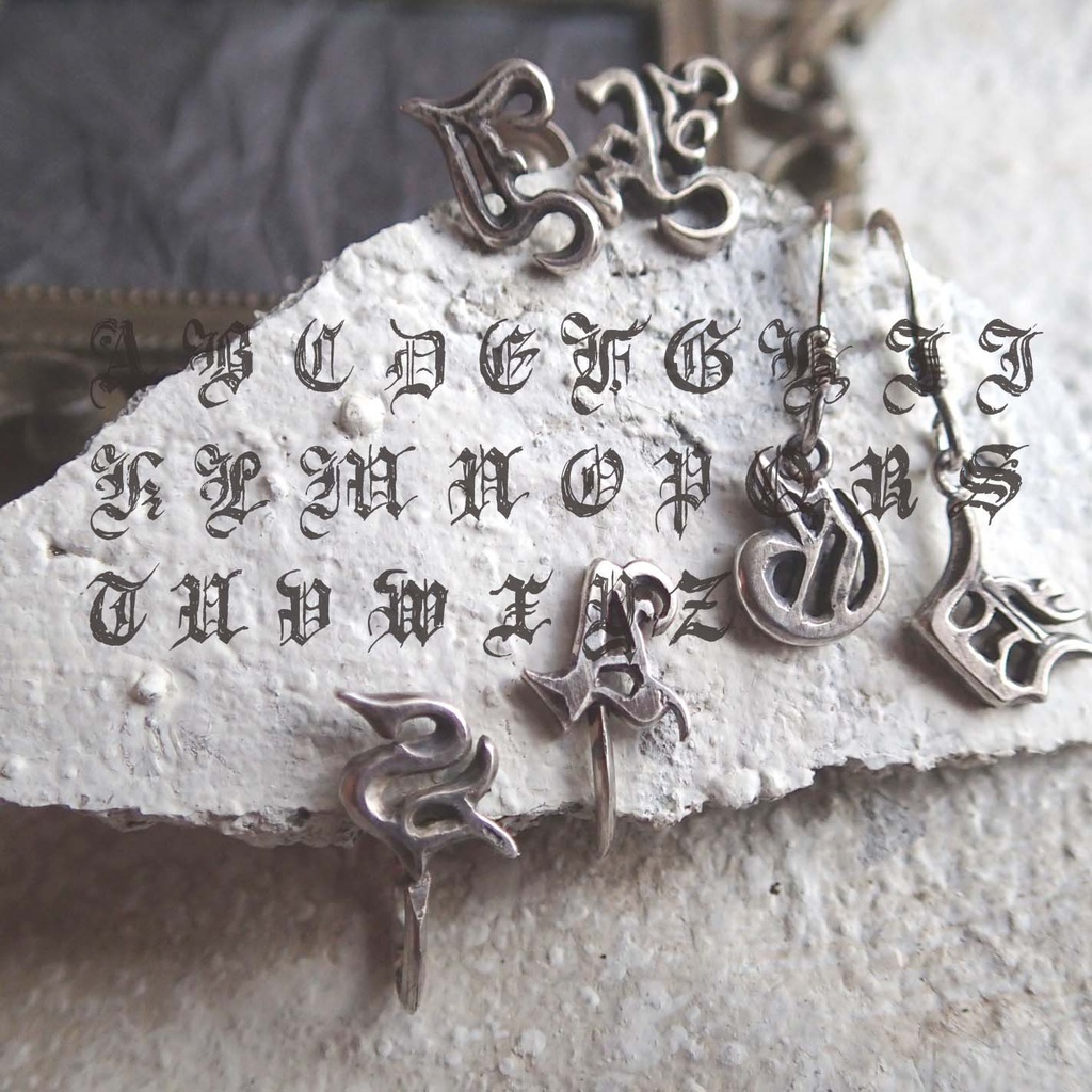 アルファベット オーダーアクセサリー