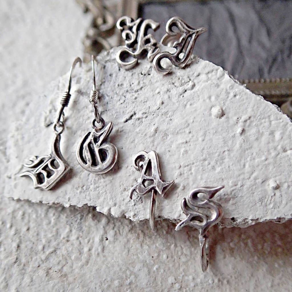 アルファベット オーダーアクセサリー