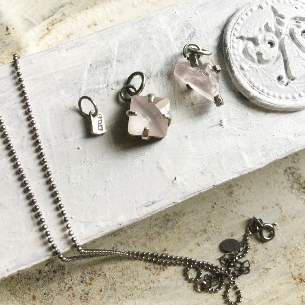 ローズクオーツのチャーム 2個セット