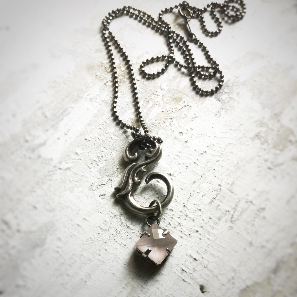 ローズクオーツのチャーム 2個セット