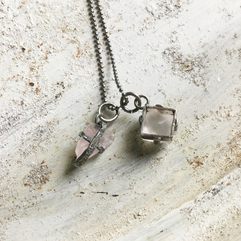 ローズクオーツのチャーム 2個セット