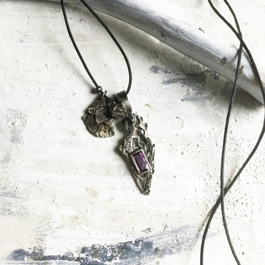 TTペンダント 長め三角 アメジスト