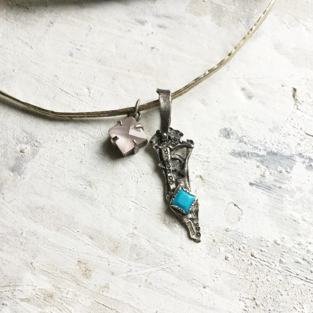 TTペンダント 長め三角 ターコイズ
