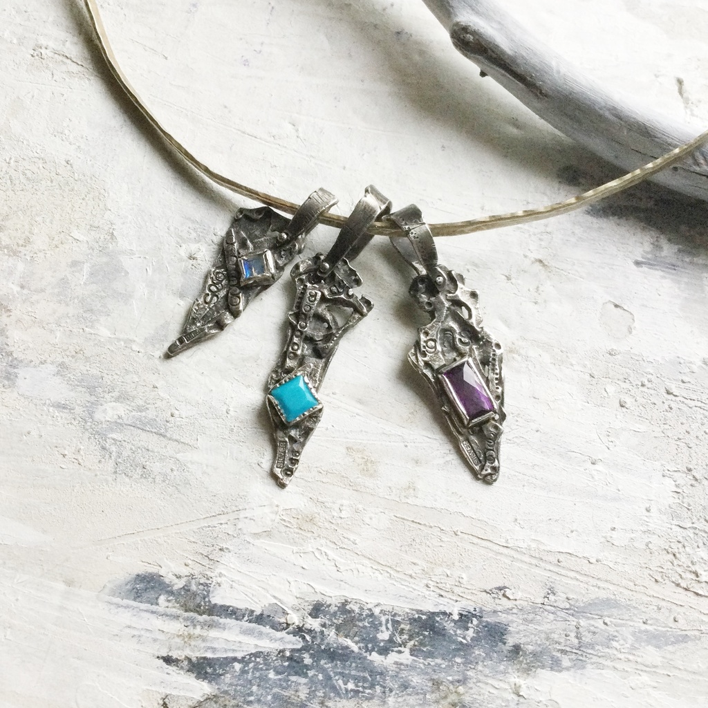 TTペンダント 長め三角 ターコイズ