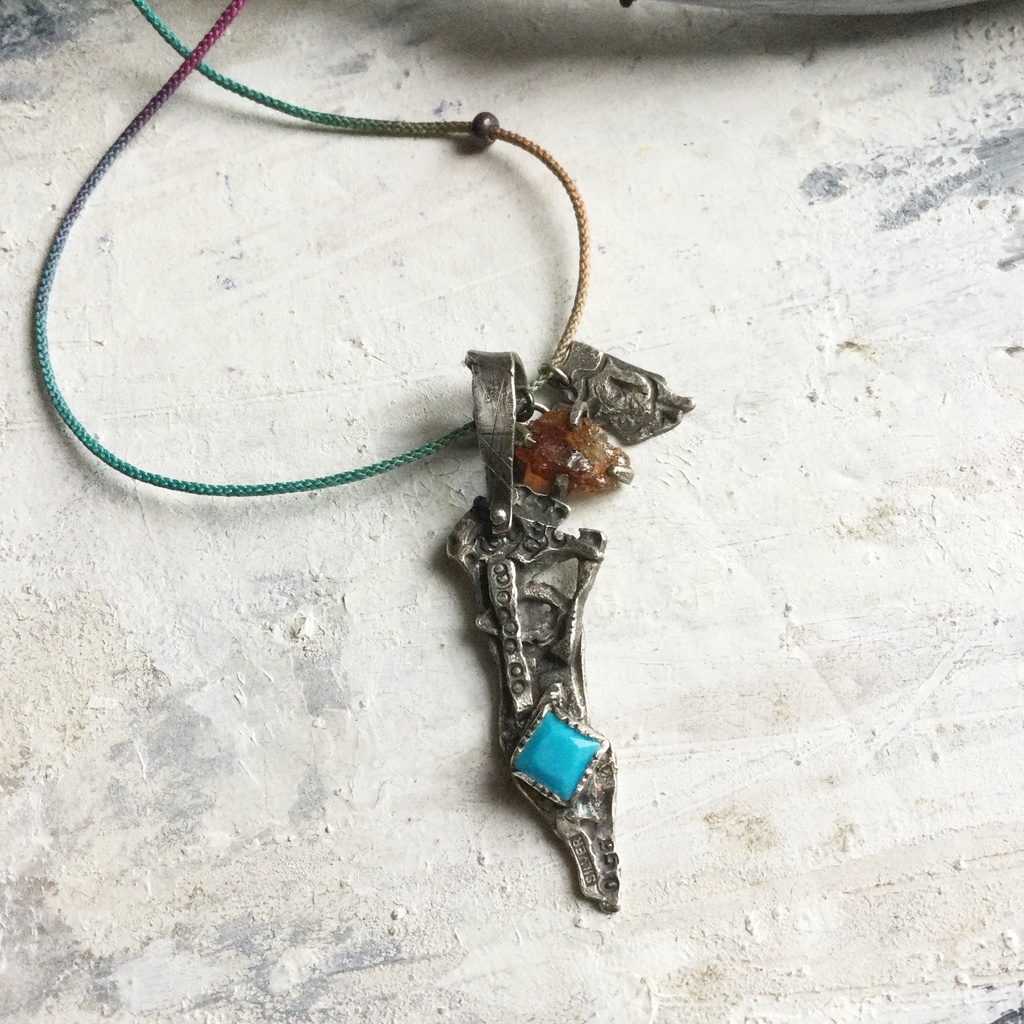 TTペンダント 長め三角 ターコイズ