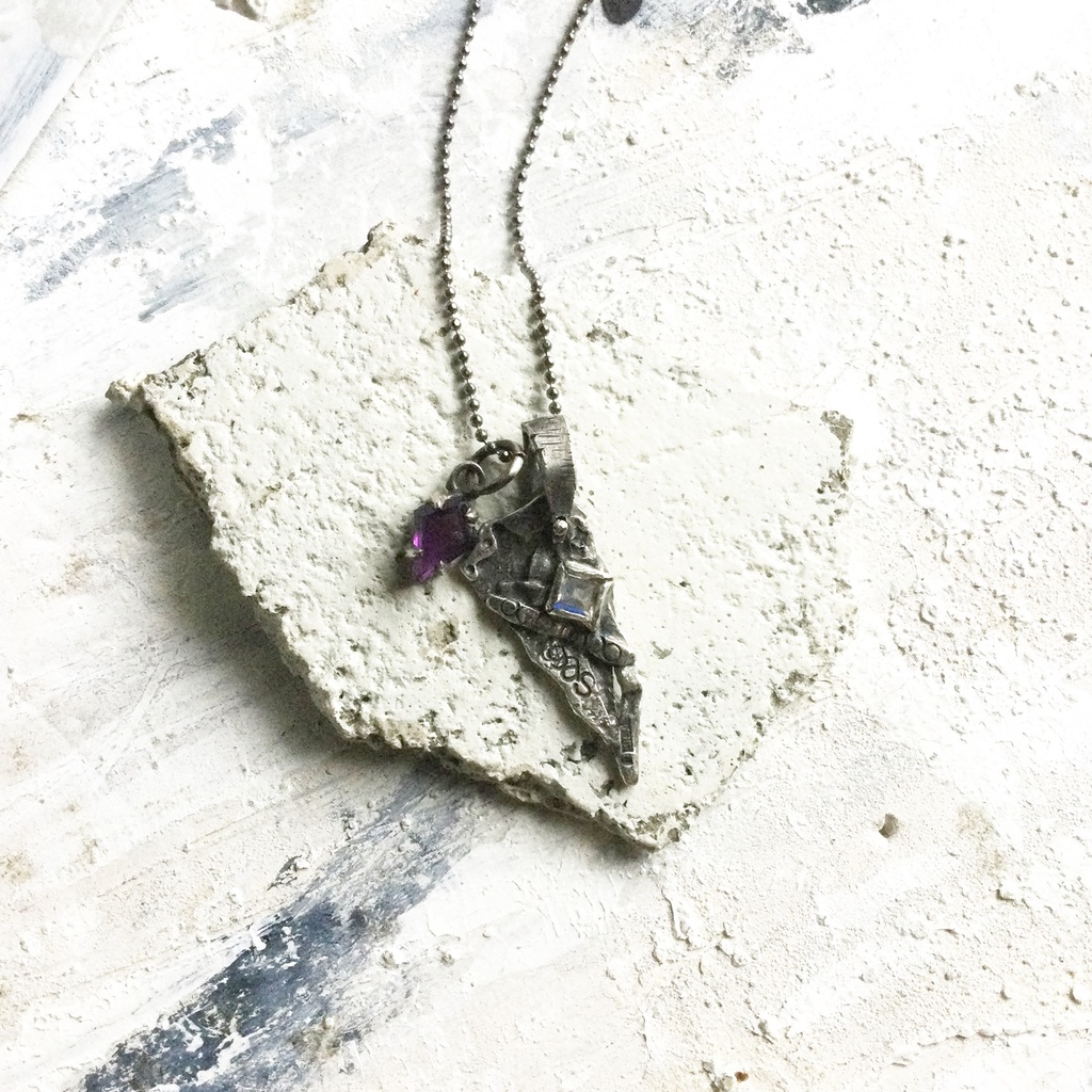 TTペンダント 長め三角 ムーンストーン