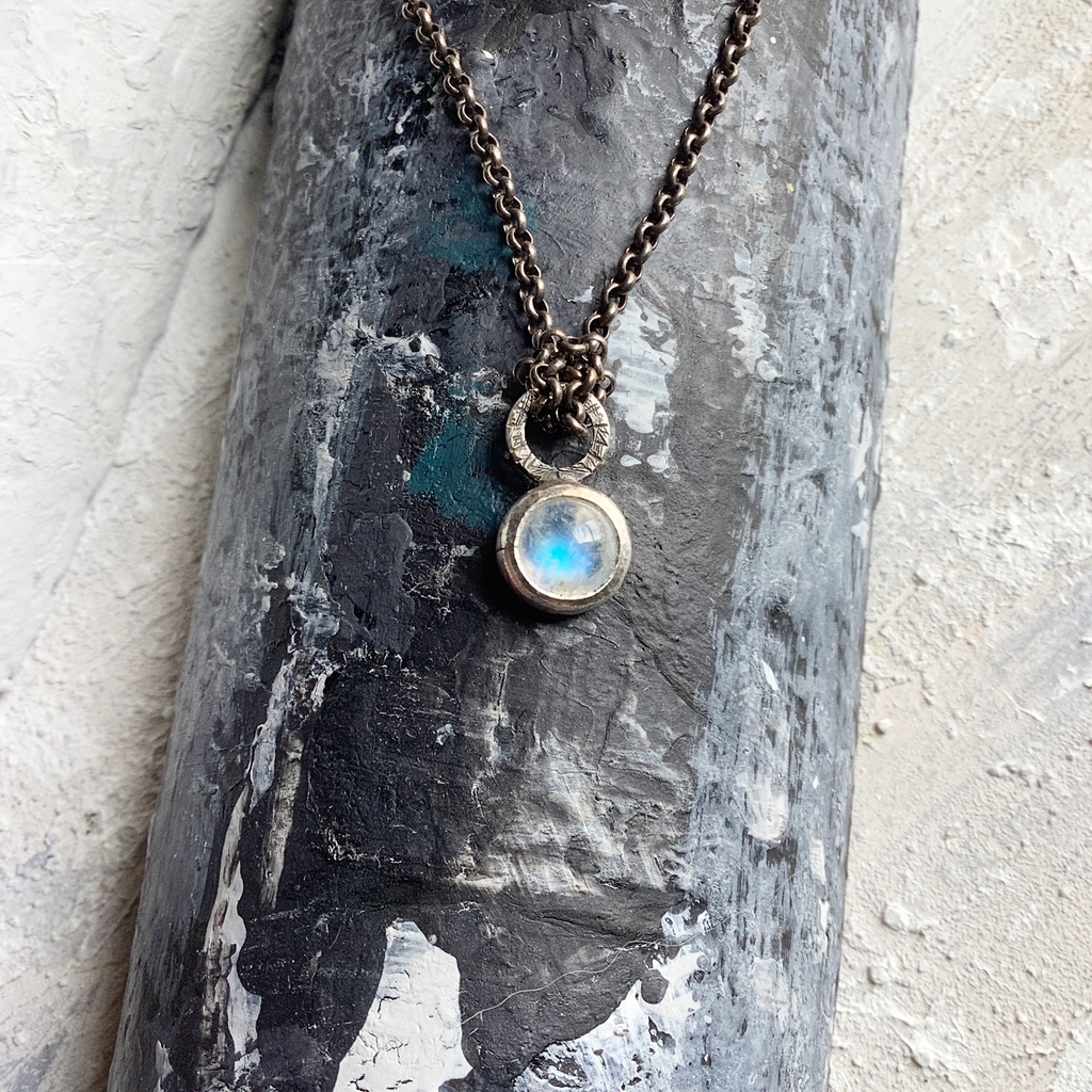 ラブラドライト(白)天然石チャーム 6㎜