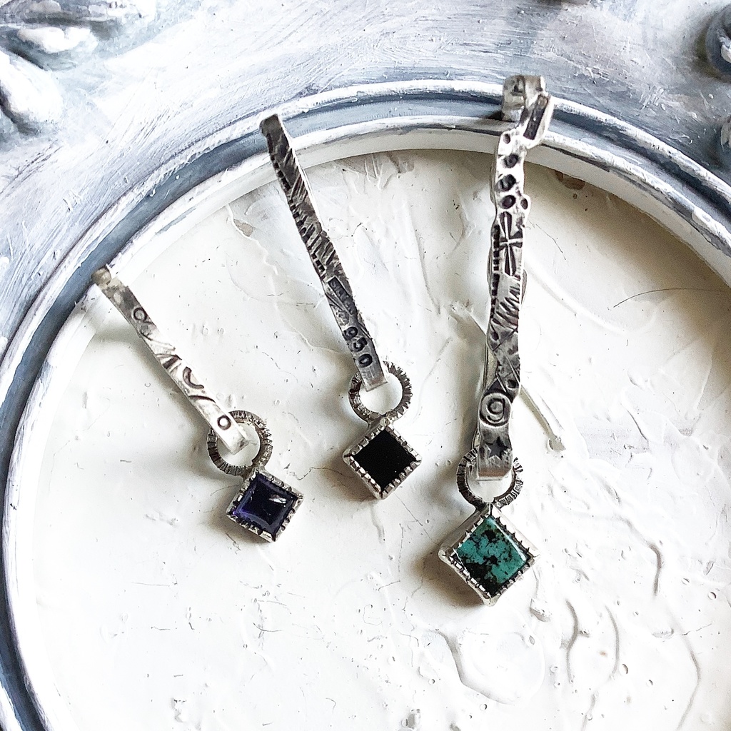 アイオライト 天然石チャーム 5㎜