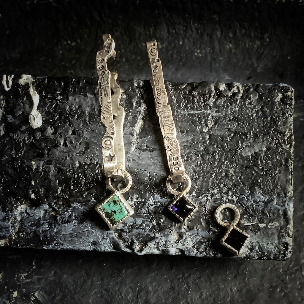 アイオライト 天然石チャーム 5㎜