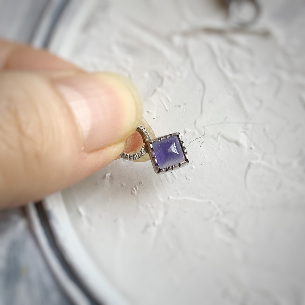 アイオライト 天然石チャーム 5㎜