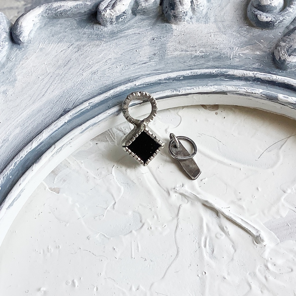 オニキス 天然石チャーム 5㎜