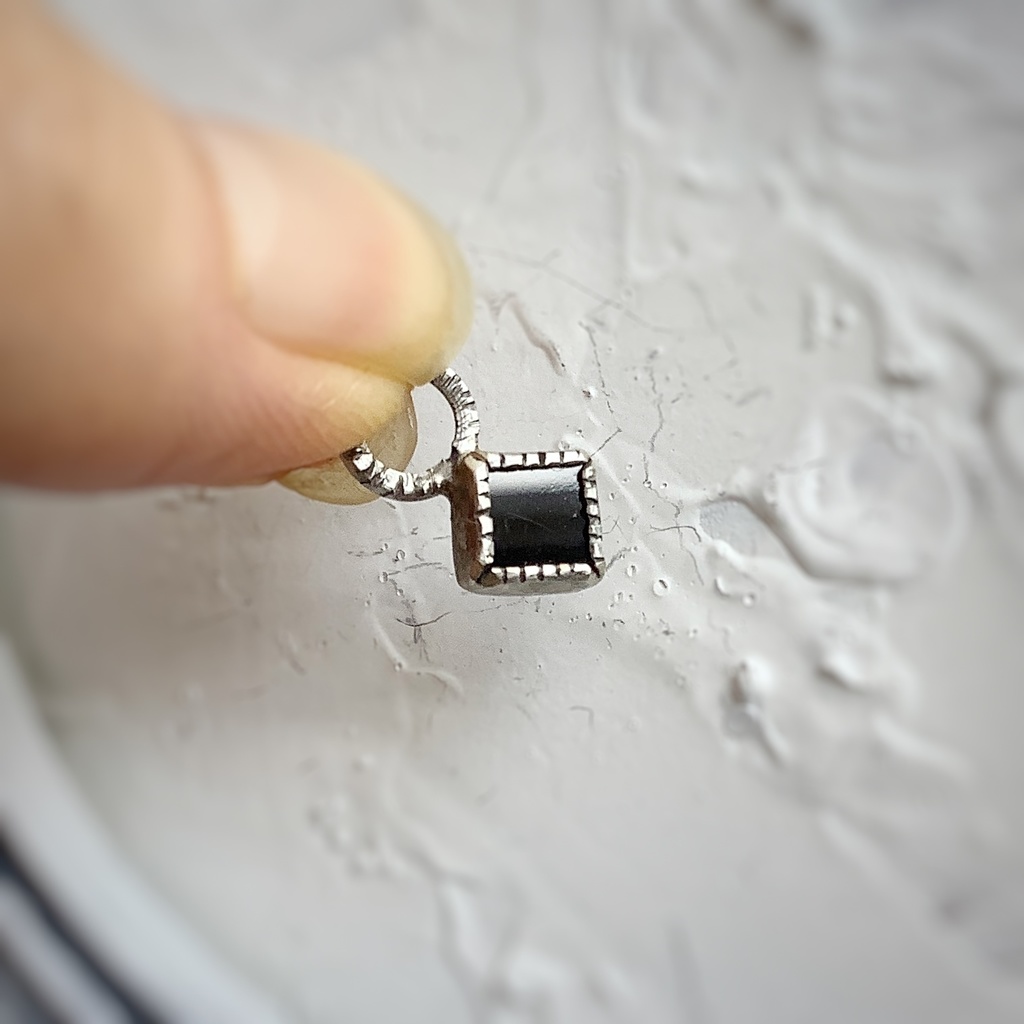 オニキス 天然石チャーム 5㎜