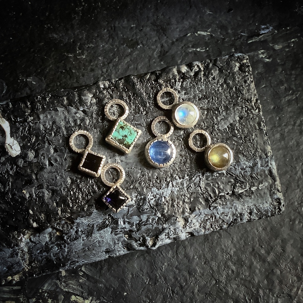 オニキス 天然石チャーム 5㎜