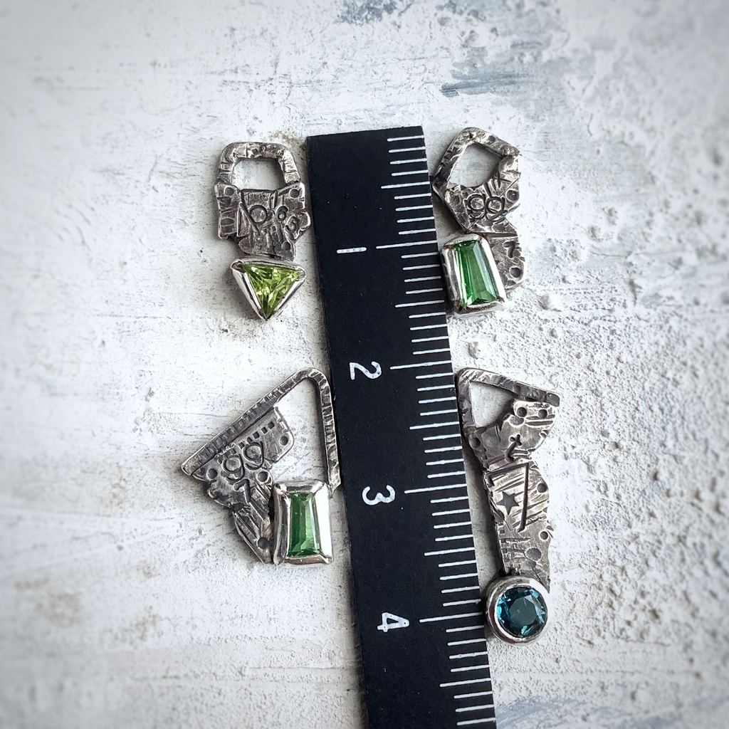 グラフィティペンダントネックレス グリーンガーネット1