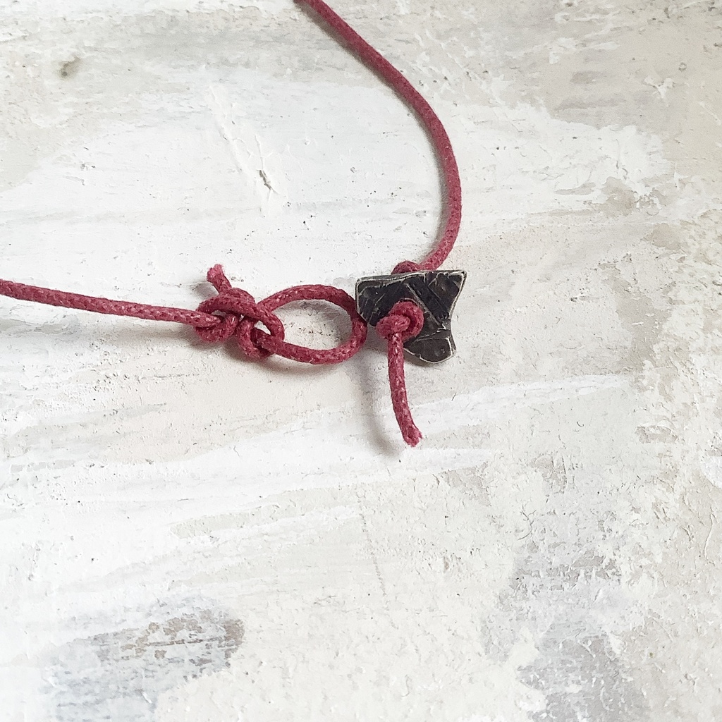 グラフィティーペンダントネックレス グリーンガーネット2