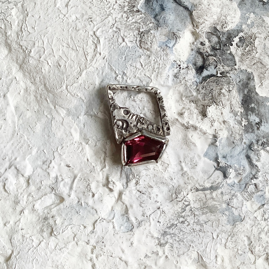 グラフィティーペンダントネックレス ガーネット