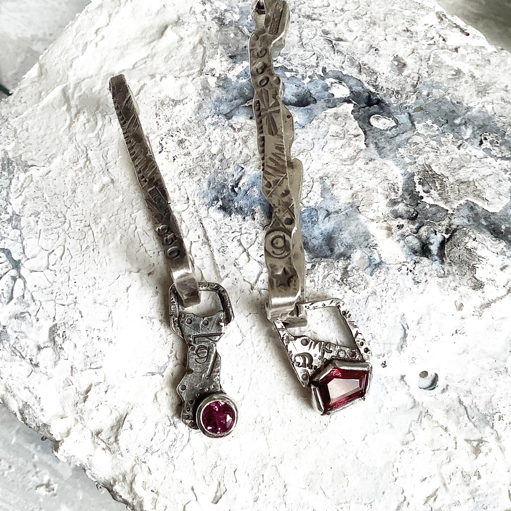 グラフィティーペンダントネックレス ガーネット