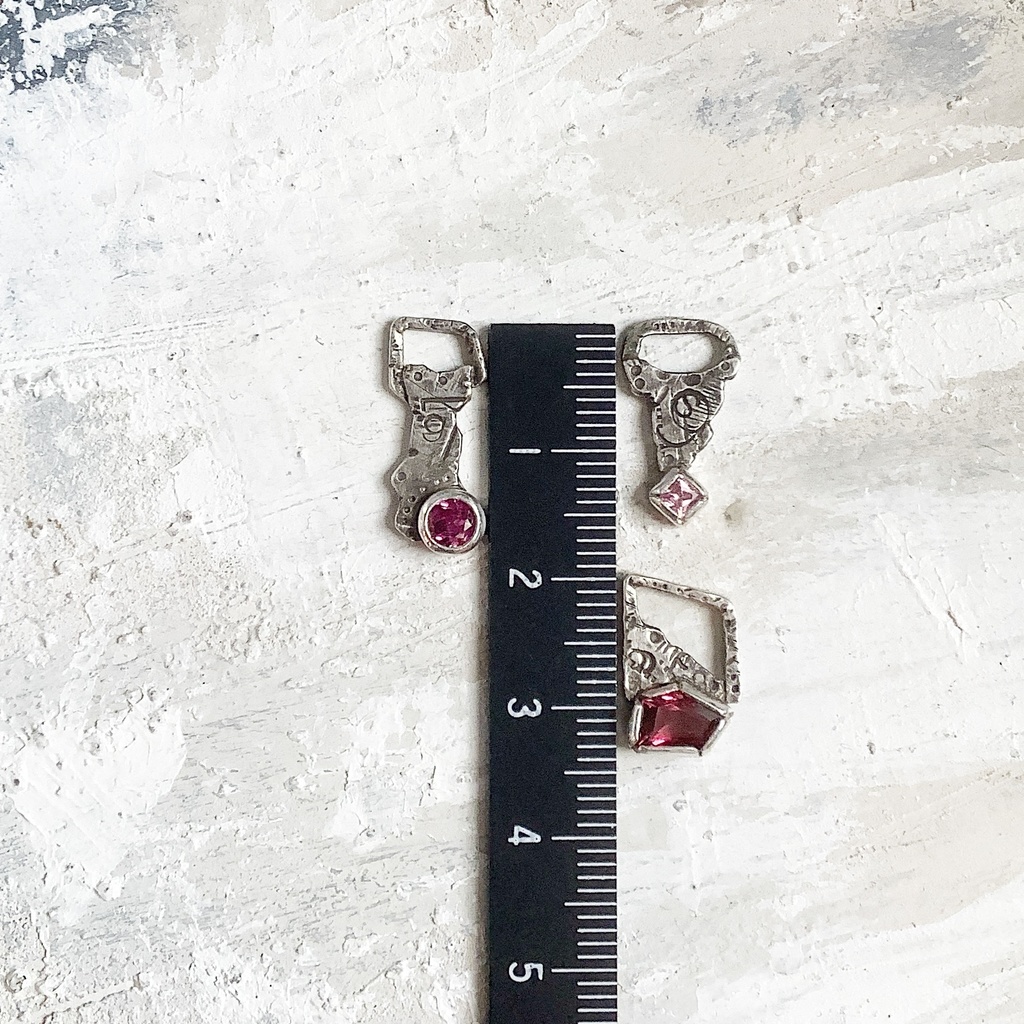 グラフィティーペンダントネックレス ロードライトガーネット