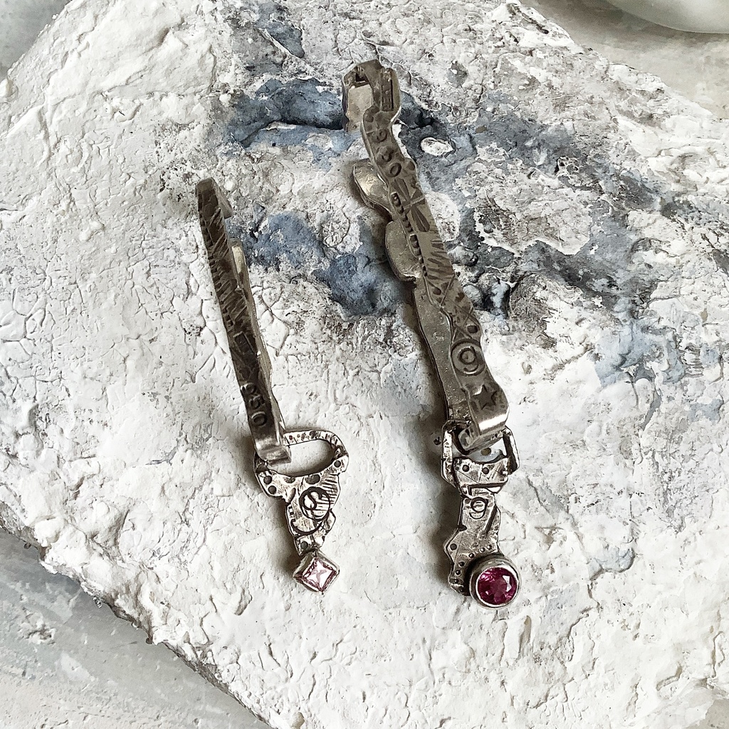 グラフィティーペンダントネックレス ピンクサファイヤ