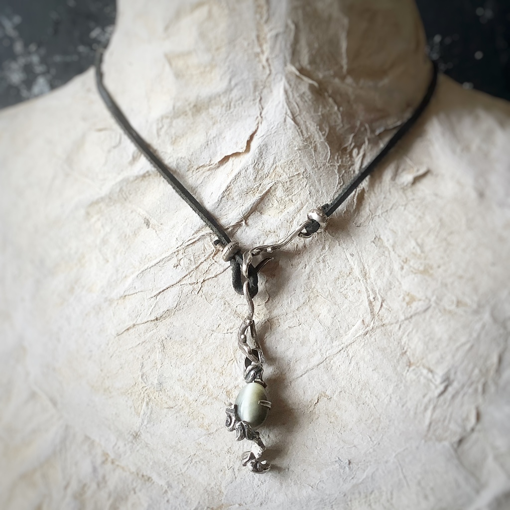 タイガーアイ 鹿革紐ネックレス