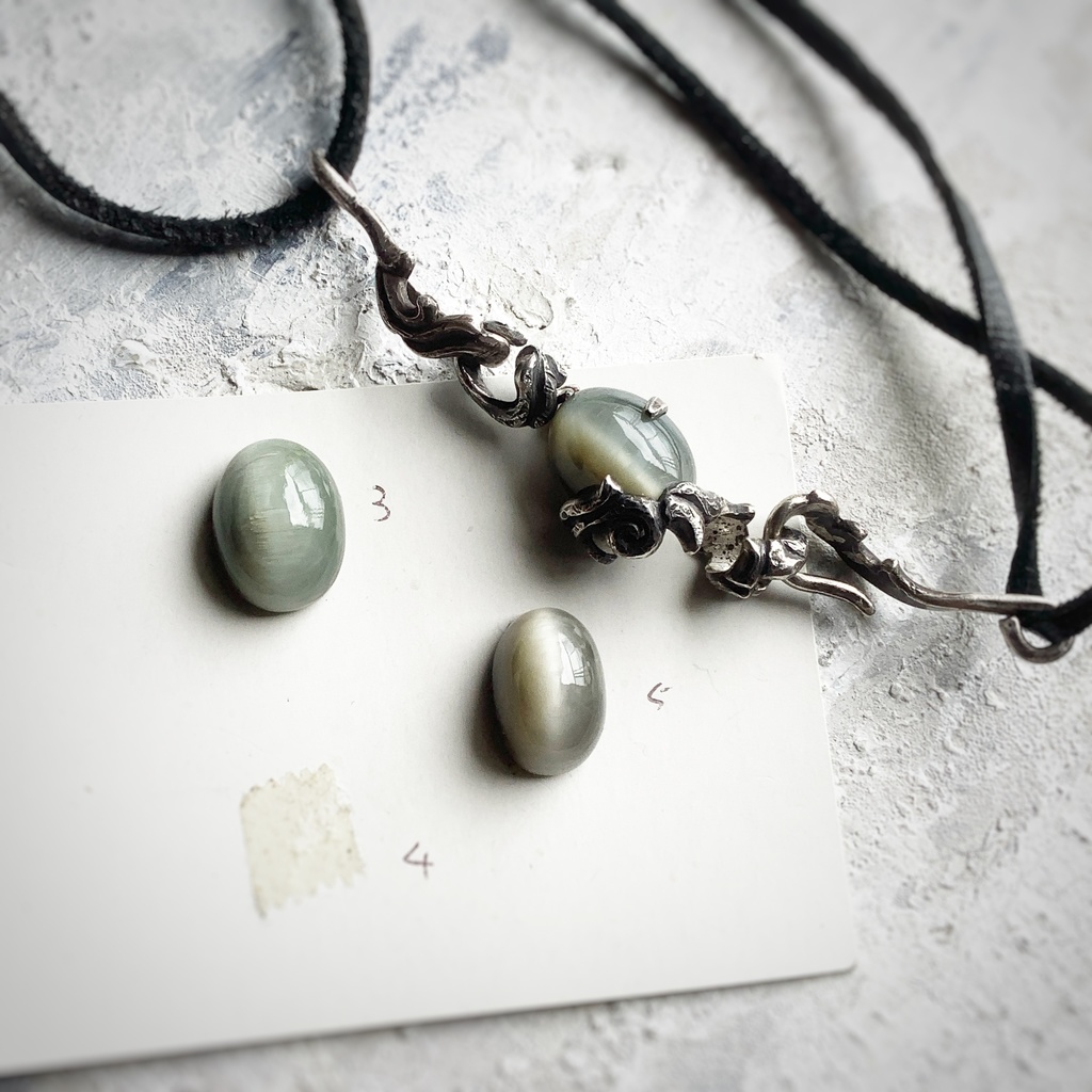 タイガーアイ 鹿革紐ネックレス