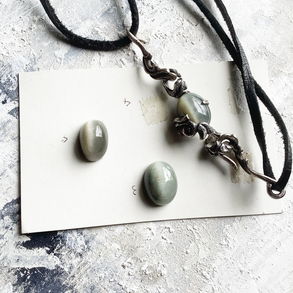 タイガーアイ 鹿革紐ネックレス