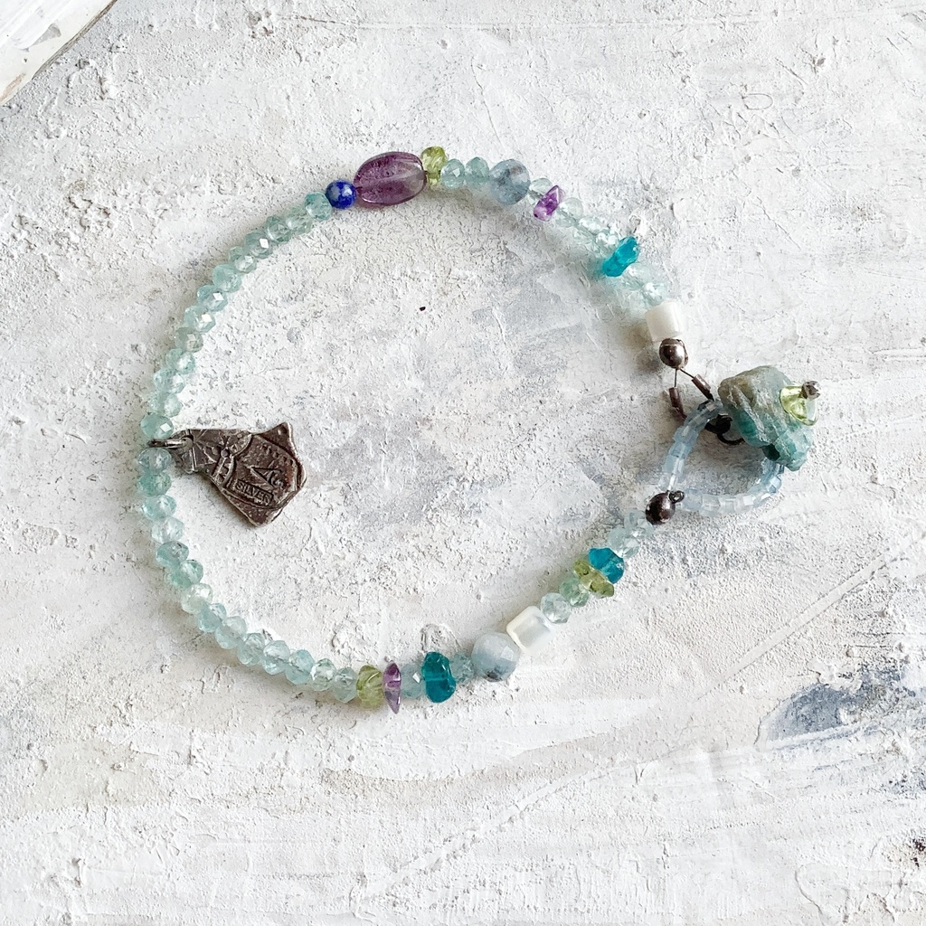 天然石青系ビーズブレス アパタイト