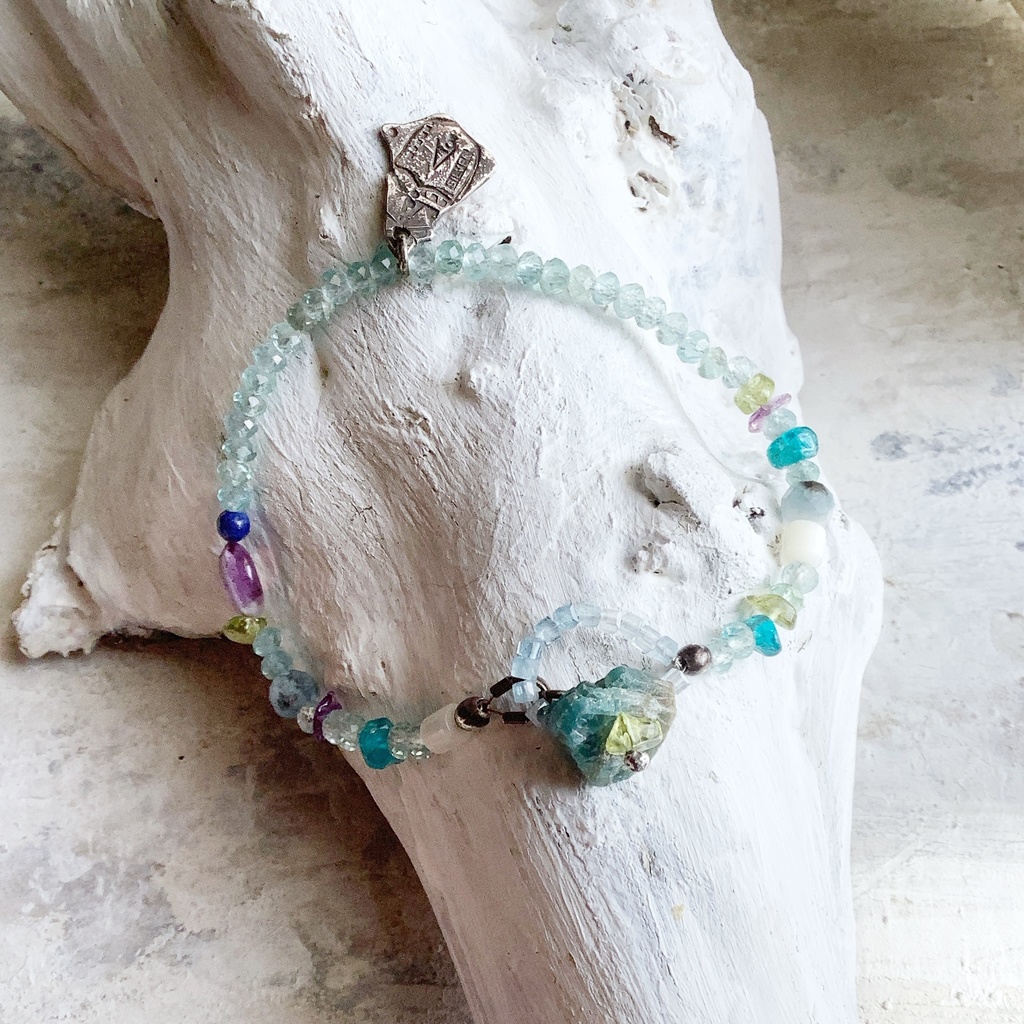 天然石青系ビーズブレス アパタイト