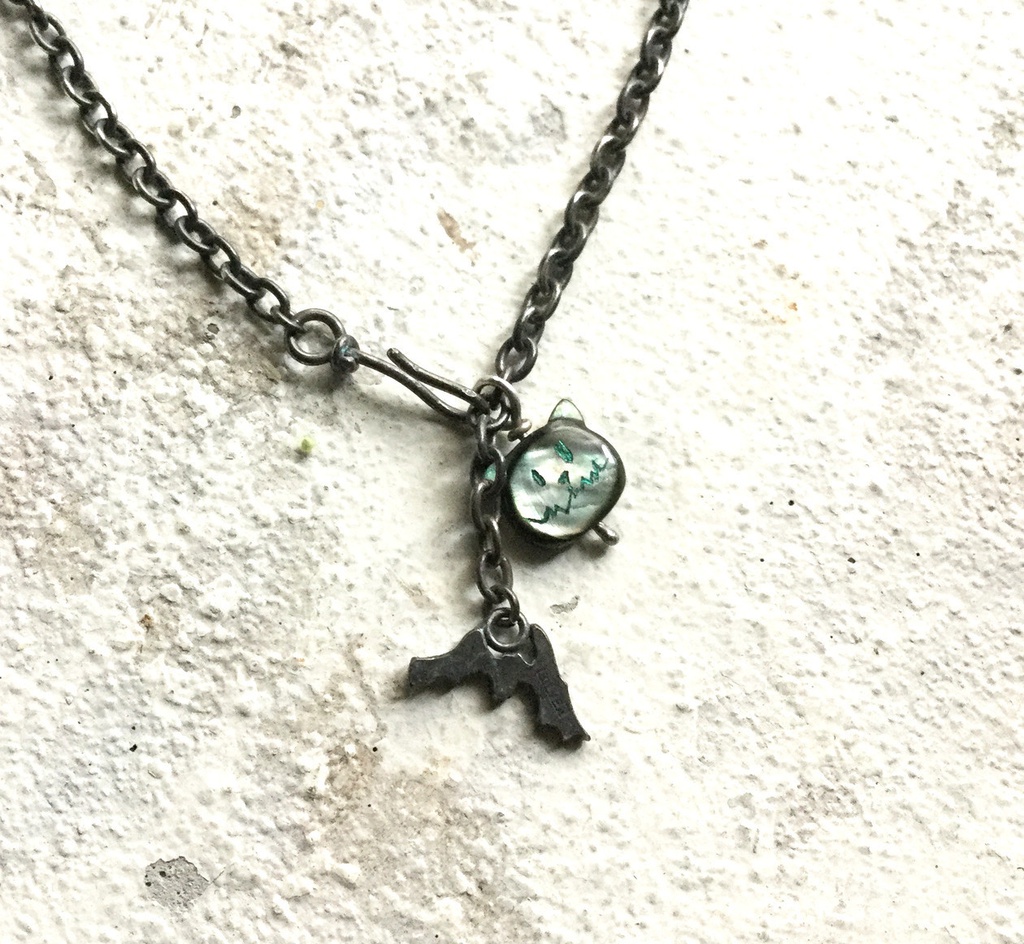 ハロウィンネコちゃん ネックレス 蝙蝠付き