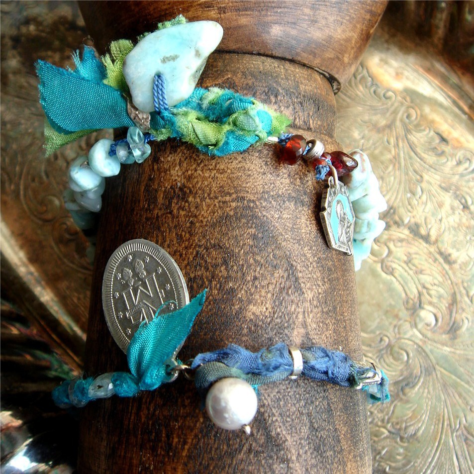 カイヤナイトのブレス メダイ付き