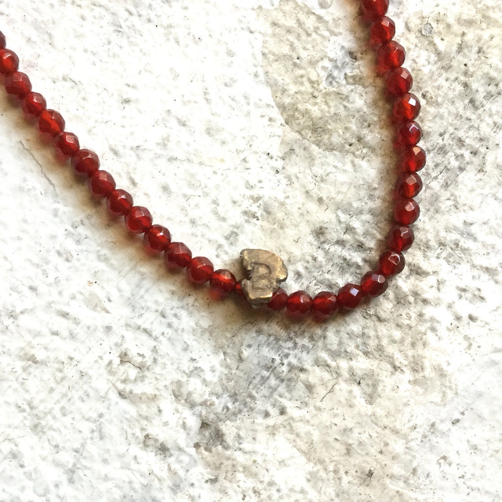 レッドアゲート2㎜ラウンドカットビーズ ブレスレット