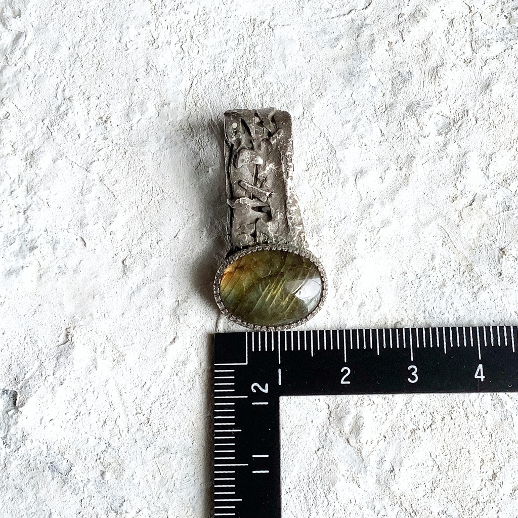 TTペンダント ラブラドライト