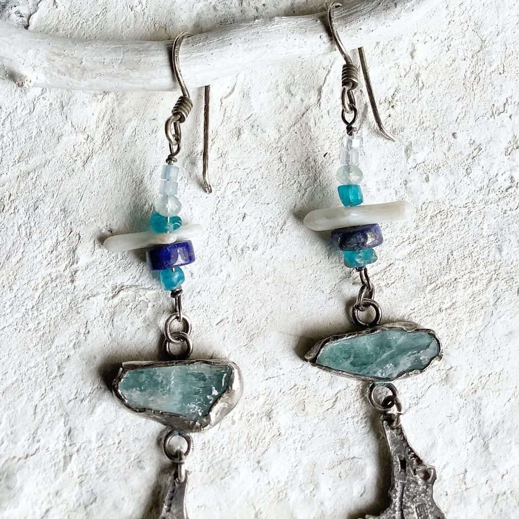 TT原石&ビーズ 揺れるピアス アクアマリン