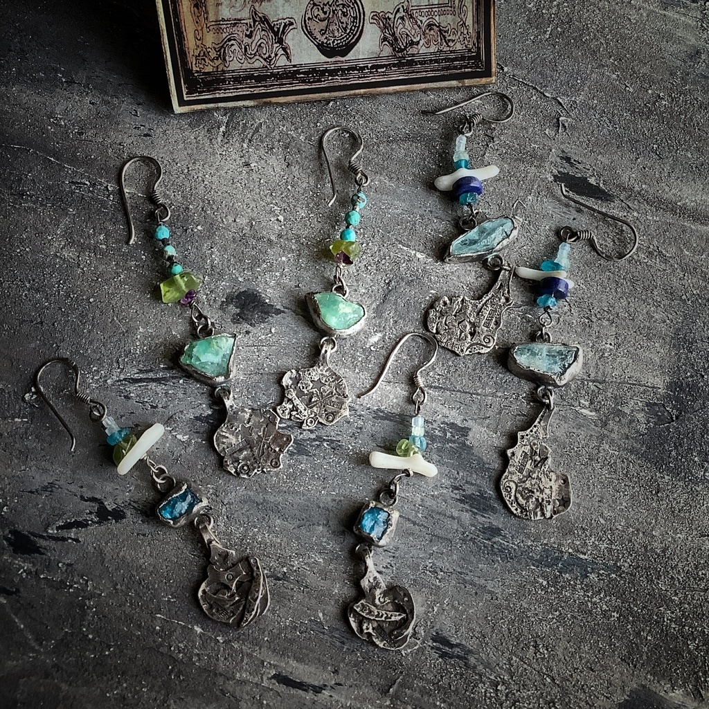 TT原石&ビーズ 揺れるピアス アクアマリン