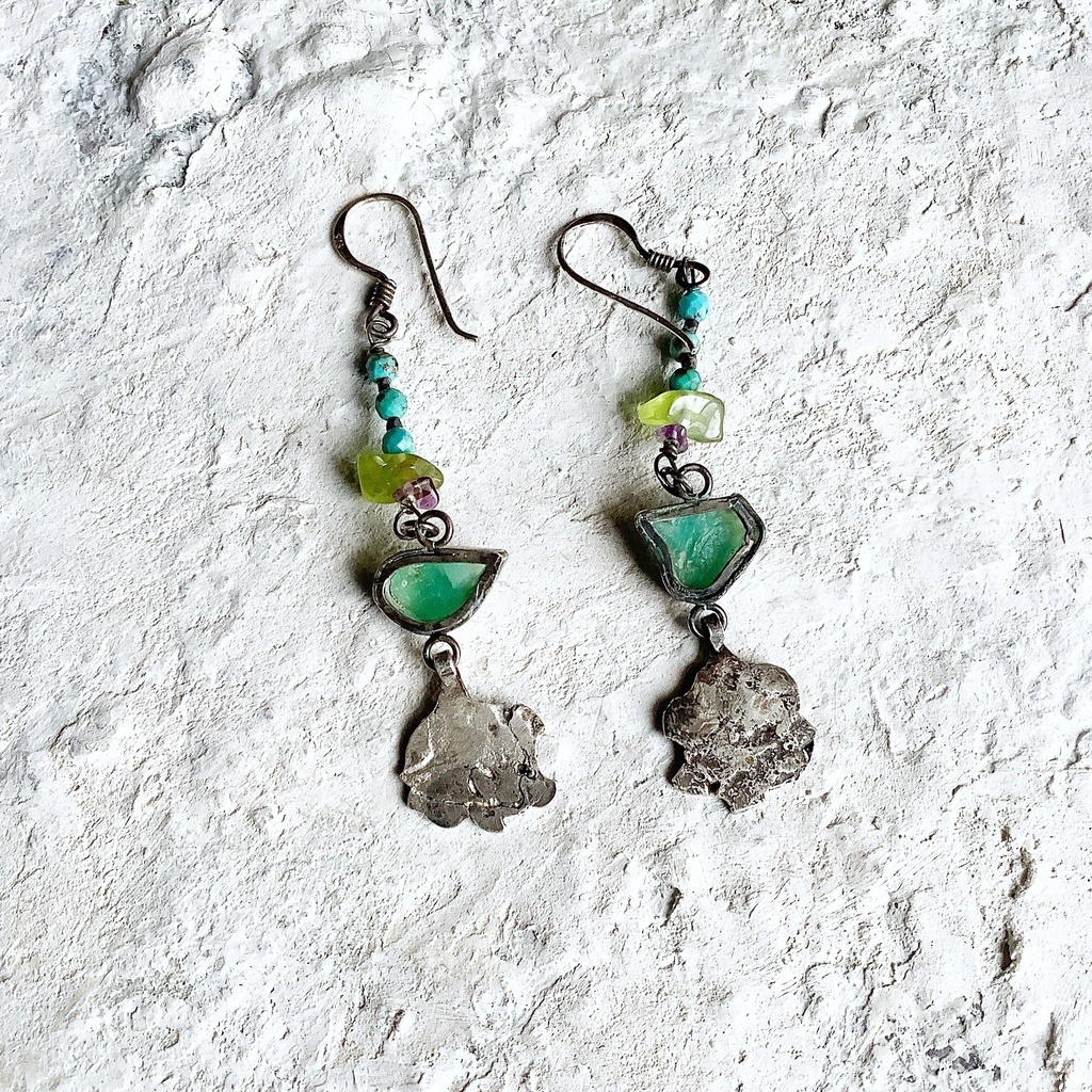 TT原石&ビーズ 揺れるピアス ブルーオパール